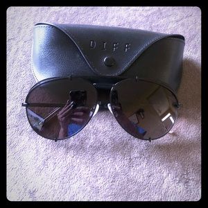 Khloe Kardashian Diffy sunglasses